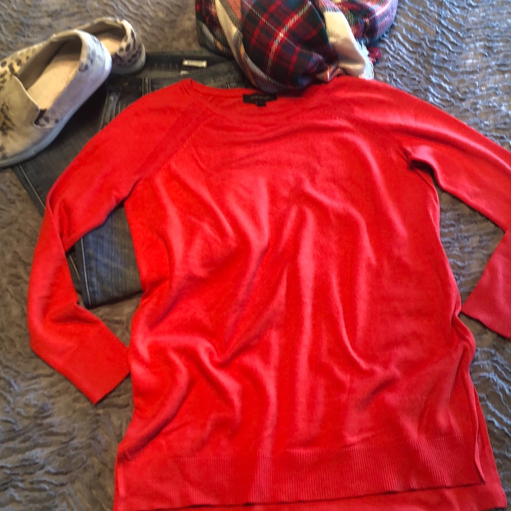 Ann Taylor tunic length lightweight red sweater